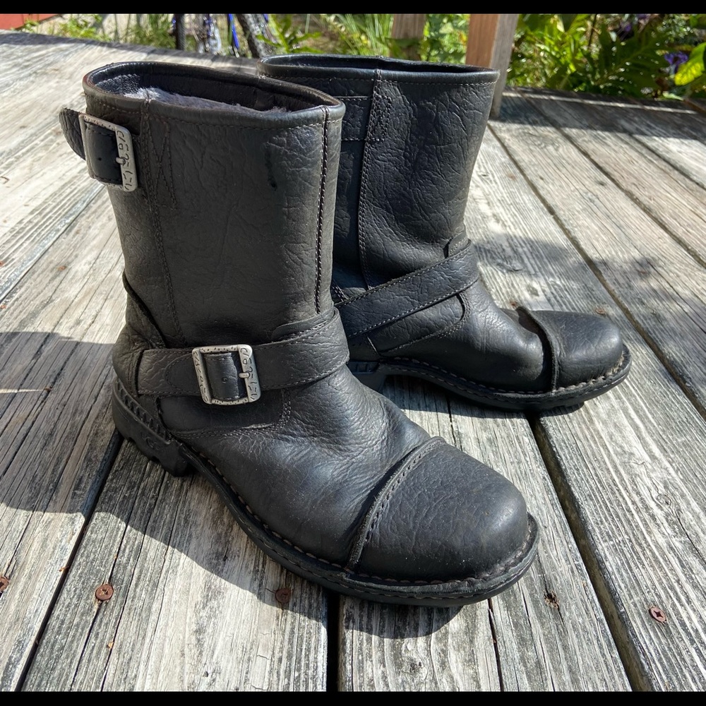 UGG Australia 3040 Rockville II motorcycle engineer boots water resistant
